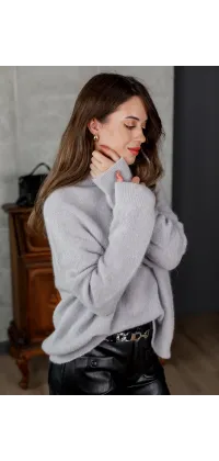 Базовий сірий светр, одяг від Jador