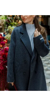 Французьке двобортне пальто в довжині міді з класичним лацканом та прямим кроєм, одяг від Jador