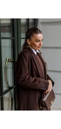 Пальто з натуральної вовни. Колір: Коричневий