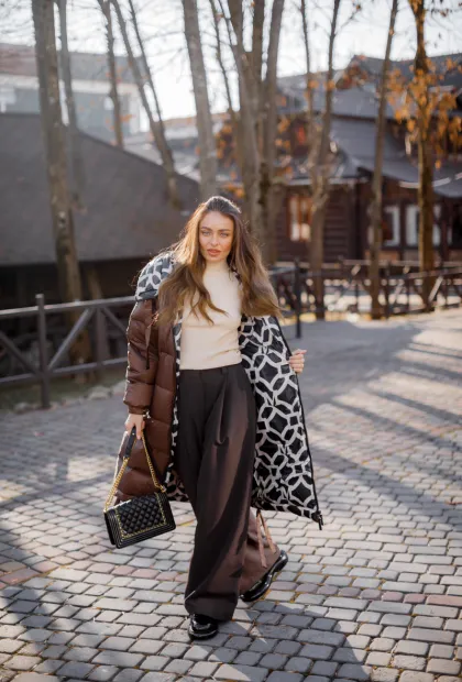 Стильний жіночий пуховик