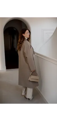 Пальто прямого крою. Колір: Бежевий