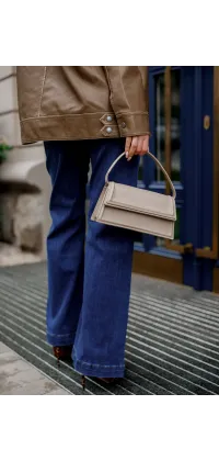 Джинси з високою посадкою. Доступні розміри: L