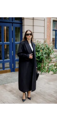 Класичне чорне пальто, одяг від Jador