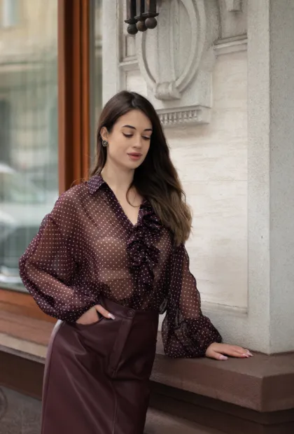 Прозора блузка в горох із воланом