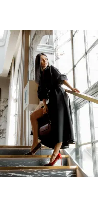 Класична чорна сукня міді, одяг від Jador