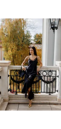 Сатиновий топ асиметричного крою. Колір: Чорний