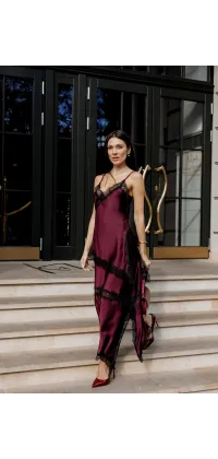 Асиметричний топ у кольорі бордо. Доступні розміри: XS, S, M