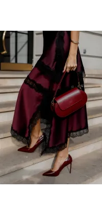 Спідниця з мереживною обробкою. Колір: Бордовий