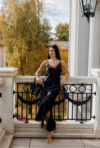 Асиметрична спідниця міді