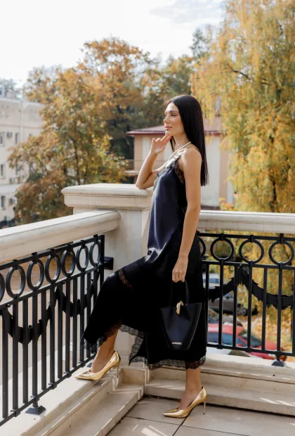 Асиметрична спідниця міді