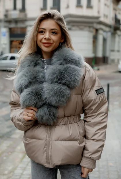 Жіноча пухова куртка