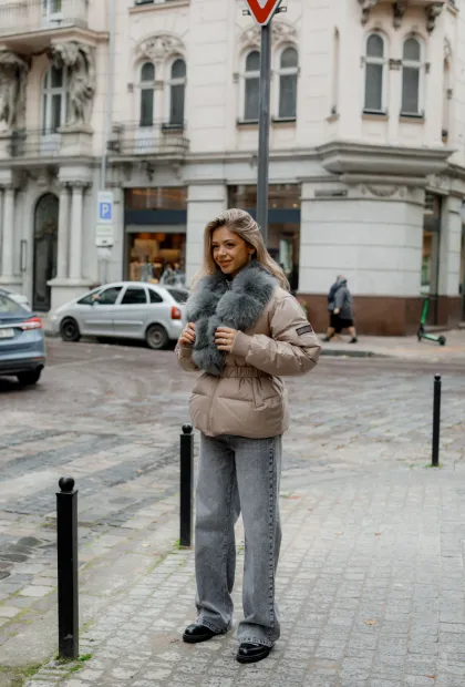 Жіноча пухова куртка