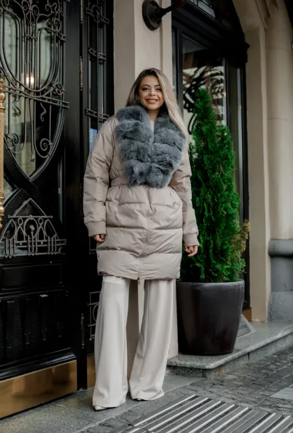 Жіночий зимовий пуховик