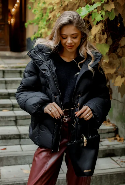 Жіноча  куртка з капюшоном