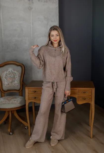 Елегантний трикотажний костюм