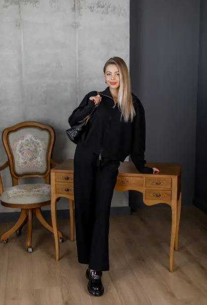 Костюм із щільного трикотажу