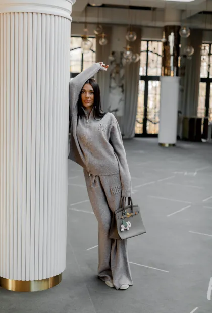 Костюм в стилі Miu Miu