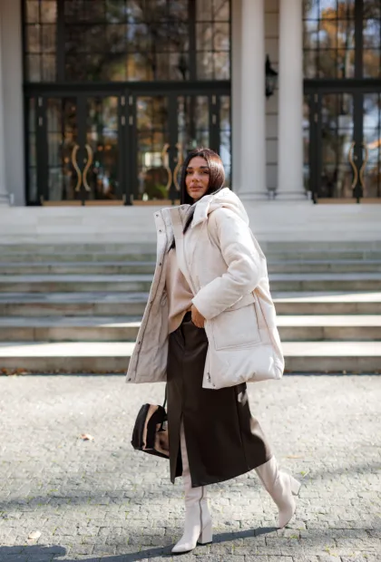 Подовжений зимовий пуховик