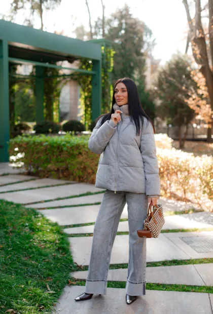 Пуховик з хутряним коміром