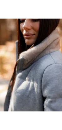 Пуховик з хутряним коміром. Доступні розміри: 