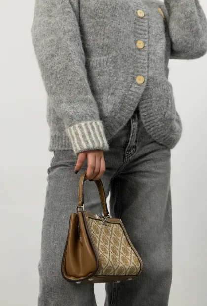 Кардиган з фактурної пряжі