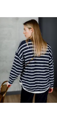 Светр у стилі Miu Miu з міні-сумкою. Колір: Біло-синій