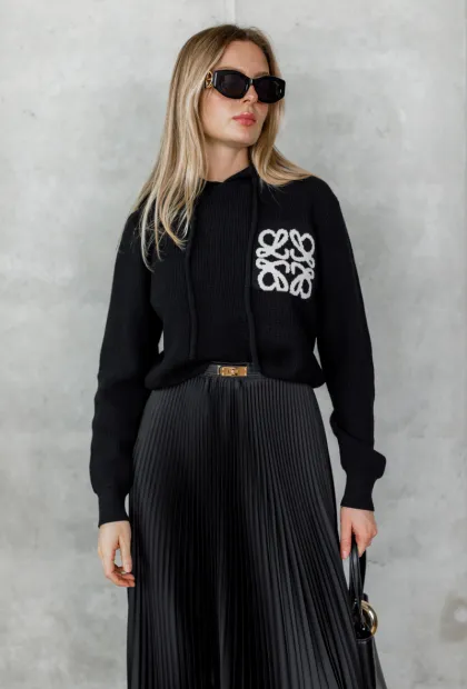 Светр з капюшоном у стилі Loewe