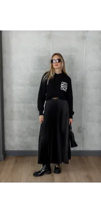 Светр з капюшоном у стилі Loewe. Колір: Чорний