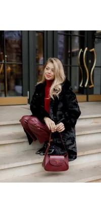 Шуба з екохутра. Колір: Чорний