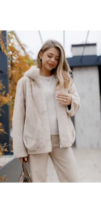 Укорочена шуба. Колір: Бежевий