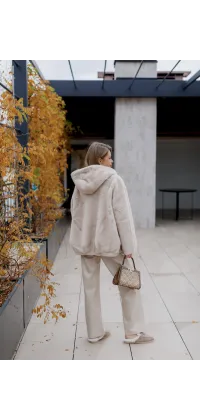 Укорочена шуба, одяг від Jador