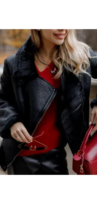 Чорна укорочена дублянка. Доступні розміри: S, M, L