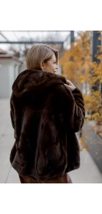 Укорочена шуба з екохутра. Колір: Коричневий