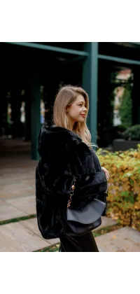 Шуба з екохутра. Доступні розміри: 