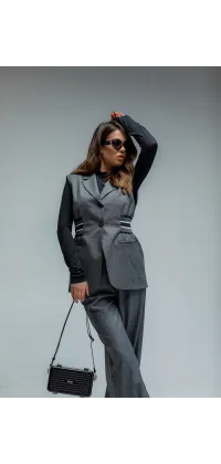 Жилет з акцентом на талії, одяг від Jador