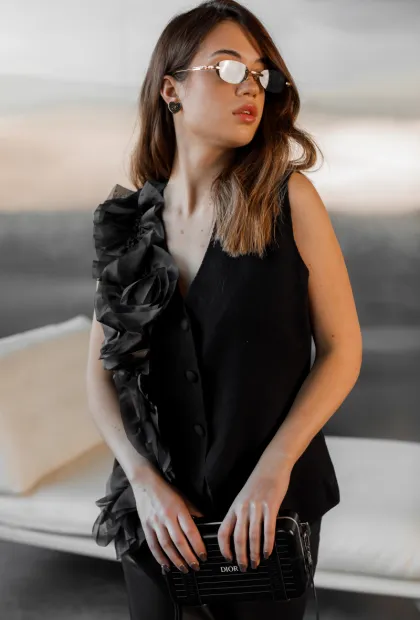 Жилет з декором з органзи