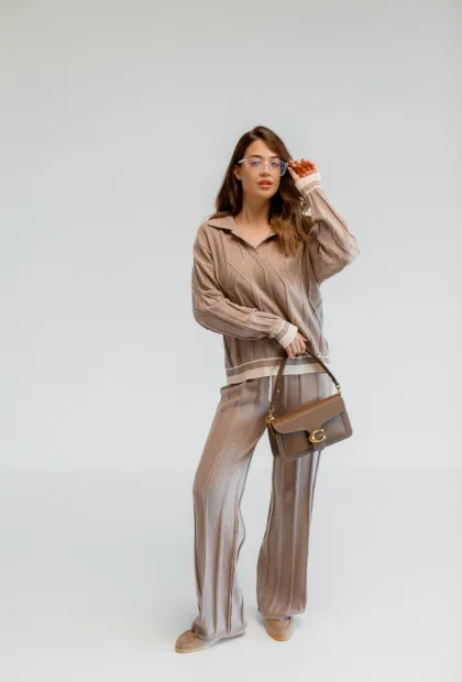 Трикотажний брючний костюм