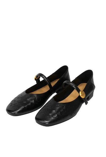 Жіночі чорні туфлі з плетеним верхом і ремінцем
