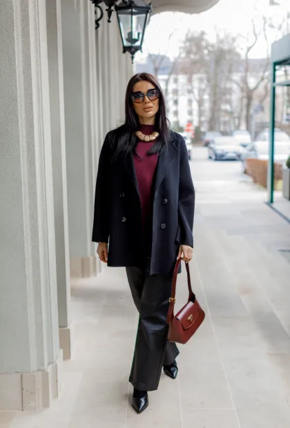 Укорочене пальто з вовни