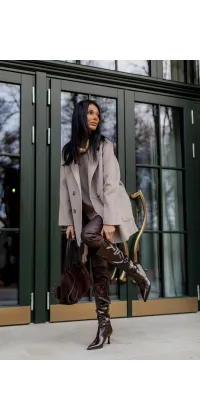 Пальто з натуральної вовни, одяг від Jador