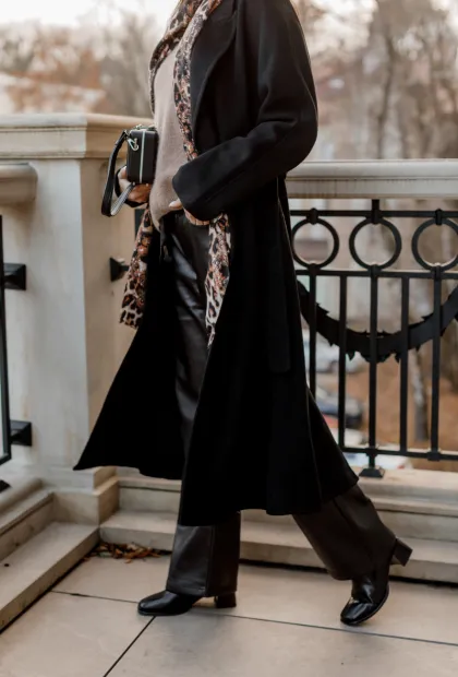 Жіноче пальто назапах