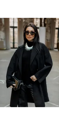 Класичне укоречене пальто. Доступні розміри: S/M, M/L