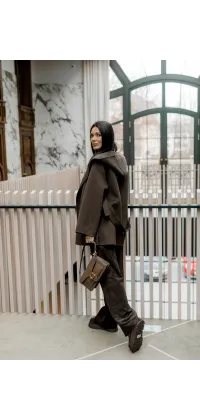 Вовняне пальто з канюшоном. Колір: Коричневий