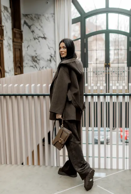 Вовняне пальто з канюшоном