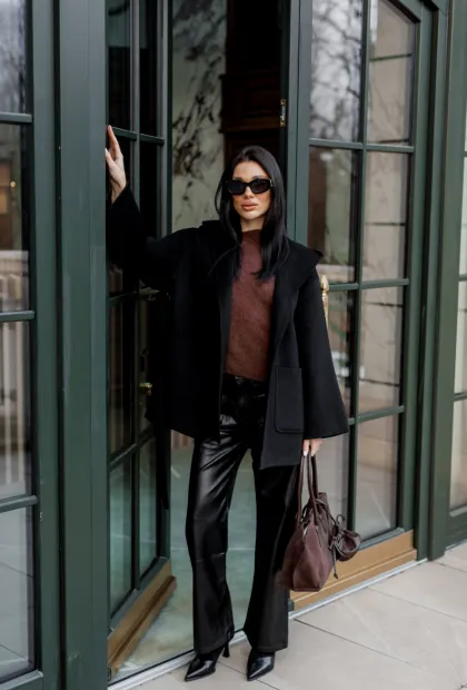 Пальто середньої довжини