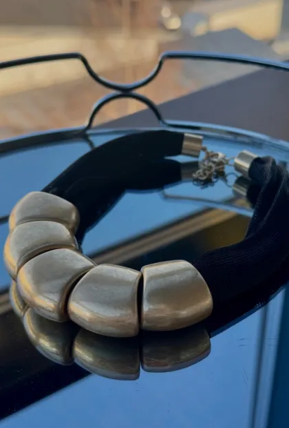 Масивне жіночне кольє