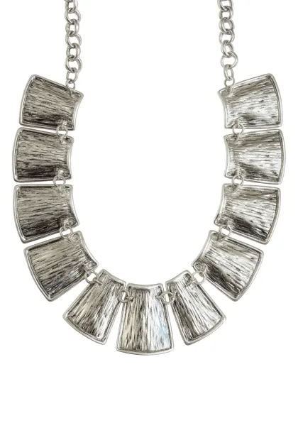 Скульптурне сріблясте кольє Silver