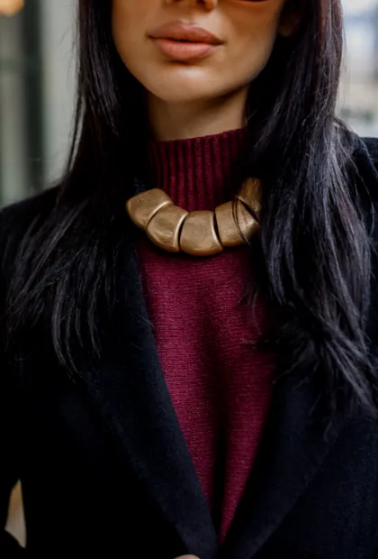 Масивне жіночне кольє