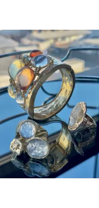 Браслет з багатобарвними камінням. Колір: Золотий