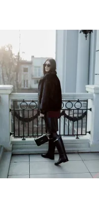 Елегантна укорочена шуба. Доступні розміри: 